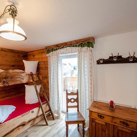 Alpenhostel "Das Besenhaus" アルテンマルクト・イム・ポンガウ エクステリア 写真
