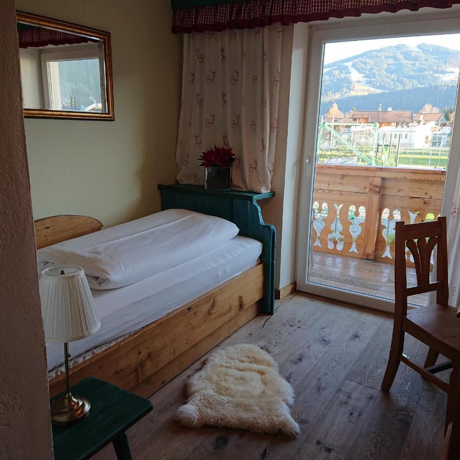 Alpenhostel "Das Besenhaus" アルテンマルクト・イム・ポンガウ エクステリア 写真