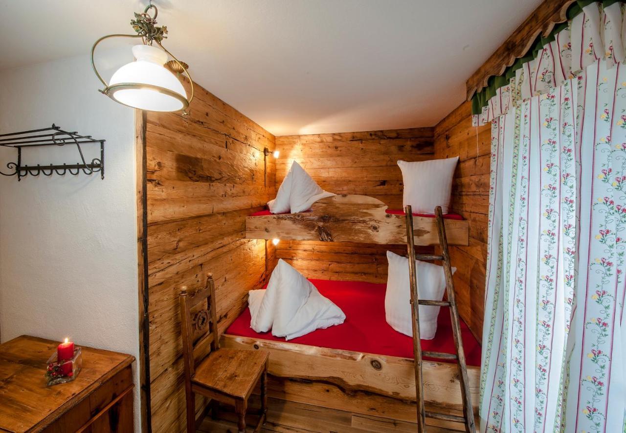 Alpenhostel "Das Besenhaus" アルテンマルクト・イム・ポンガウ エクステリア 写真