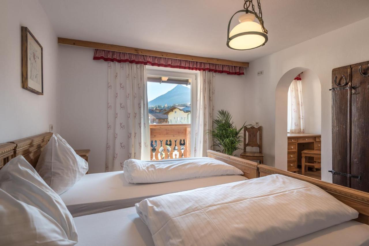 Alpenhostel "Das Besenhaus" アルテンマルクト・イム・ポンガウ エクステリア 写真