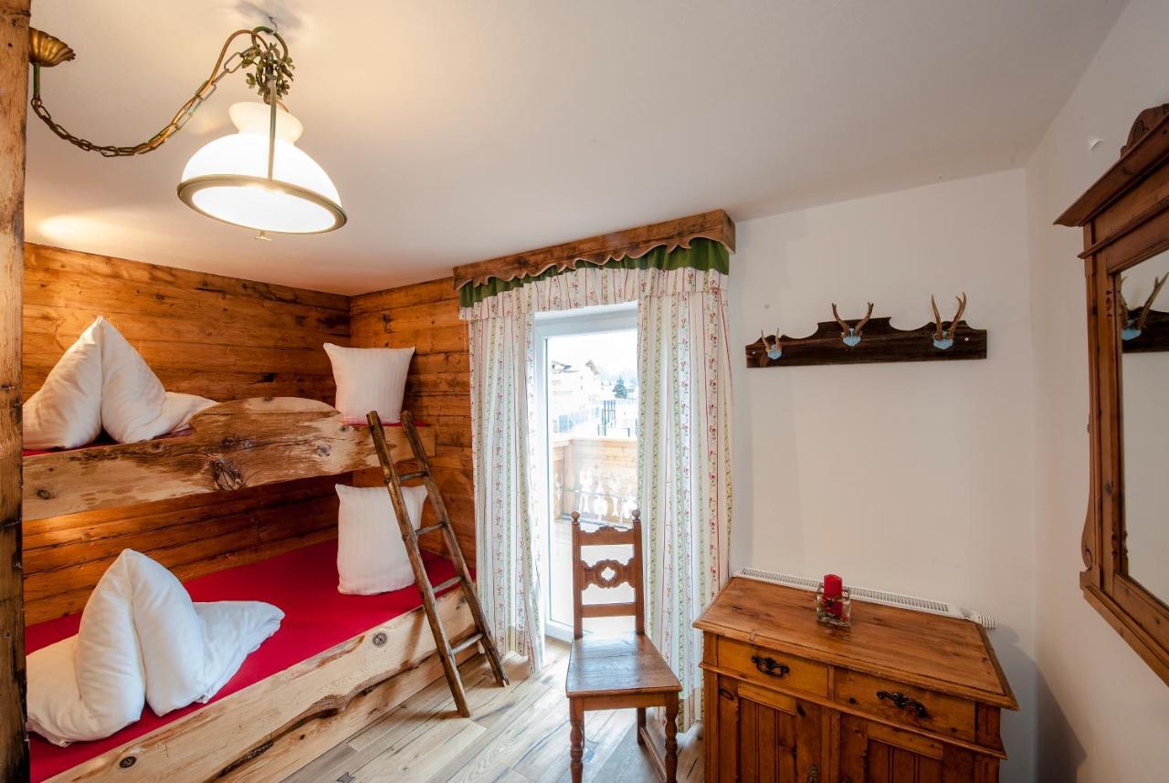 Alpenhostel "Das Besenhaus" アルテンマルクト・イム・ポンガウ エクステリア 写真