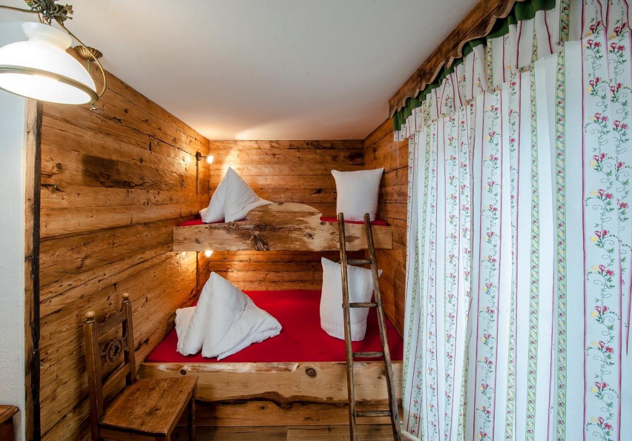 Alpenhostel "Das Besenhaus" アルテンマルクト・イム・ポンガウ エクステリア 写真