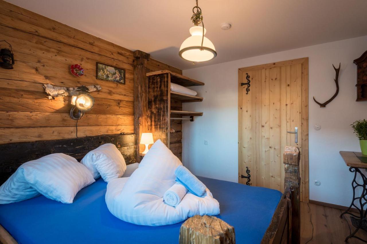 Alpenhostel "Das Besenhaus" アルテンマルクト・イム・ポンガウ エクステリア 写真