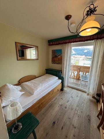 Alpenhostel "Das Besenhaus" アルテンマルクト・イム・ポンガウ エクステリア 写真