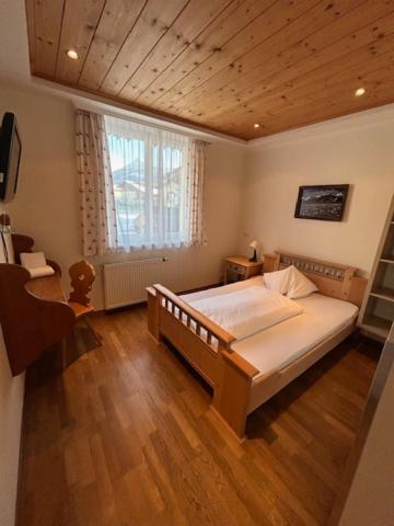 Alpenhostel "Das Besenhaus" アルテンマルクト・イム・ポンガウ エクステリア 写真
